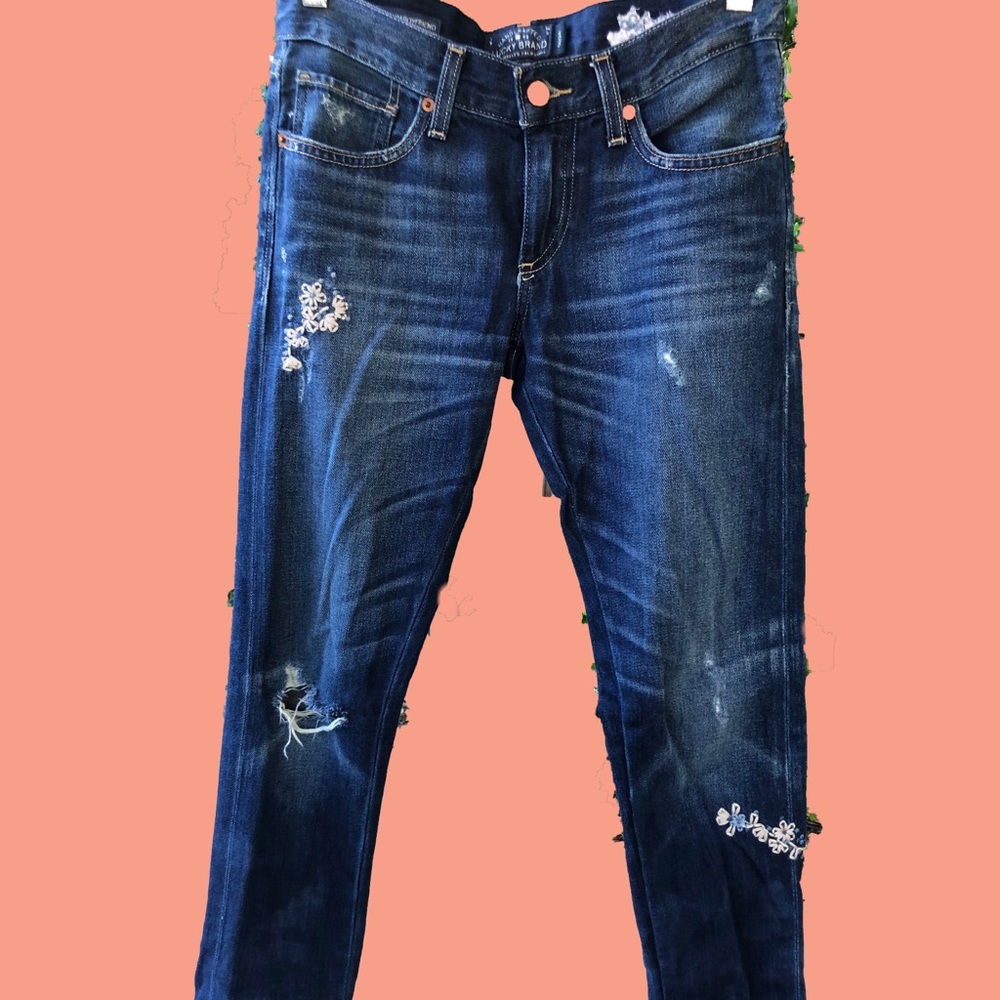 Lucky Brand slimboyfriend with flowers sewn in